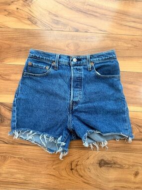 Levis High-Waist Dark Blue Frayed Denim Shorts